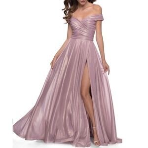 NWT La Femme 29172 Ethereal Metallic Chiffon Full Skirt Off Shoulder Gow…